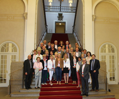 Besuch des Rotary-Clubs G&uuml;nzburg im Bayerischen Landtag und der Staatskanzlei<br />
