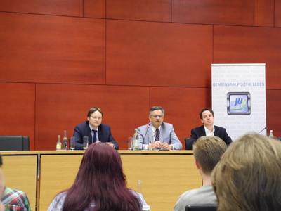 Podiumsdiskussion zum Thema Hochschule und Digitalisierung mit TU-Pr&auml;sidenten Prof. Wolfgang Herrmann <br />